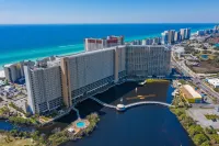 Laketown Wharf 1331 Hotel dekat Carl Gray Park