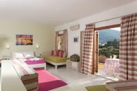 Latania Apartments Hotels near Amarillis Stable