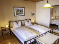 Cozy Apartment in Ruhmannsfelden with Swimming Pool Hotels in Achslach