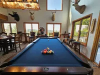 Bear Mountain Lodge Hotels in Robbinston