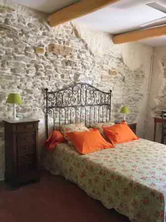 La Mandarine Отели рядом с достопримечательностью «Balouvière Aqueduct»