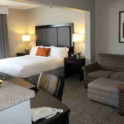 Hilton Garden Inn Des Moines Airport Rooms