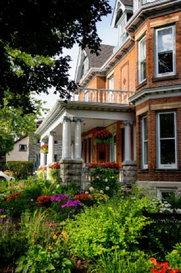 The Secret Garden B&B Inn Hotel a 