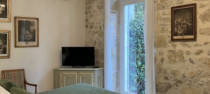 N15 - les Confidences - Chambres d'hôtes Отели в г. Авиньон