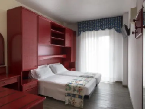 Hotel Brioni Mare イェーゾロのホテル