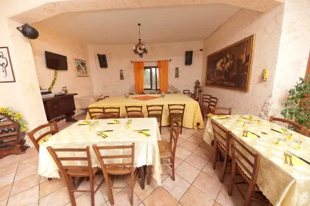 Il Girasole B&B Отели в г. Скандрилья