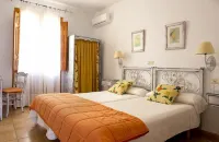 Hotel Rural la Casa de Pasarón فنادق في Talayuela