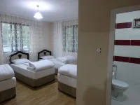 Taurus Guest House - parking
