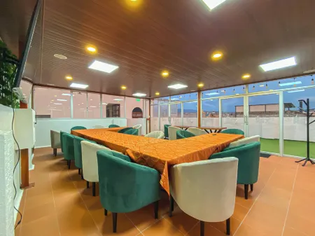 Gran Hotel Rex Отели рядом с достопримечательностью «La Catedral»