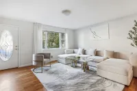 Luxury NY Home with Free Parking Hotels in White Plains