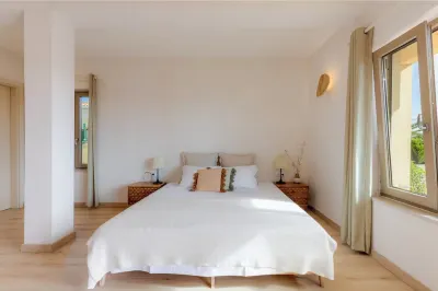 Eco Stay on the Hill by Sea N' Rent