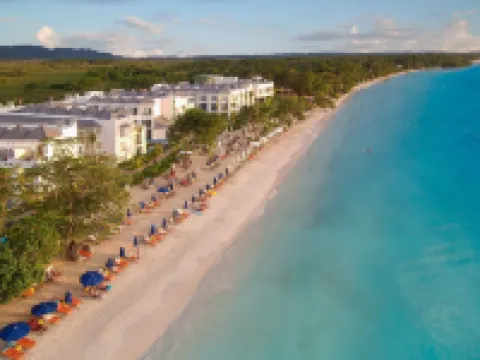 Azul Beach Resort Negril โรงแรมในเนกริล