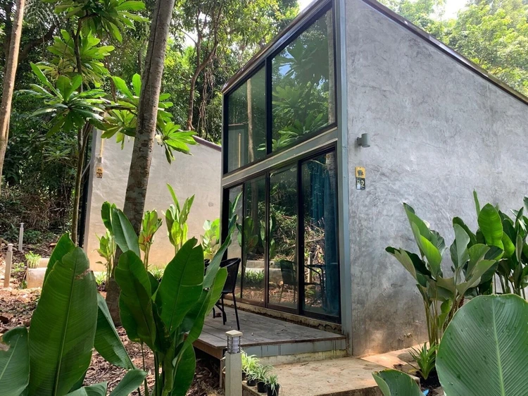 รูปภาพของบีชบ็อกซ์แอทเกาะช้าง