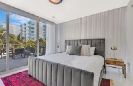 Roami at 250 Collins