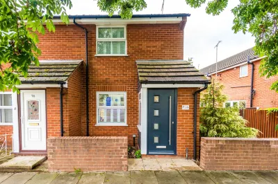 Lightfoot House Hotels near St Paul's C of E Church