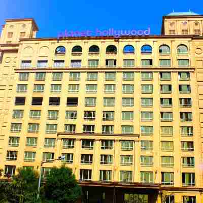 Planet Hollywood Hotel Exterior