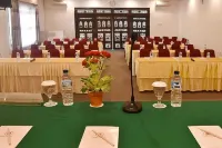 푸리 사론 셍기기 호텔