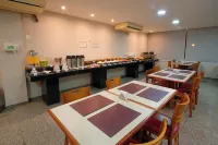 Fênix Hotel Campinas - breakfast