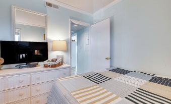 Steps to the Beach: Oceanfront Condo w/ Lanai!