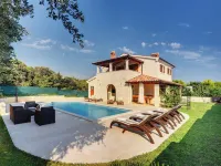 Villa with Pool in the South of Istria - Villas