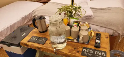 Campsite - the Ring Pub Glamping Pods Hotels in 