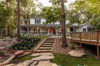 The Bird & Butterfly Inn Hotels near Twin Dikes Park