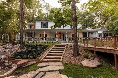 The Bird & Butterfly Inn Отели в г. Джаспер