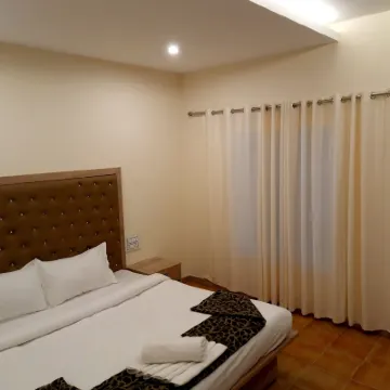 Grand Kodai SR Inn Hotels near Kodaikanal Lake