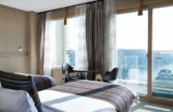 Ritz Plaza Hotel