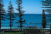 The Norfolks on Moffat Beach - Ocean View
