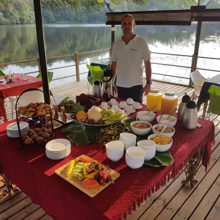Bambuu Lakeside Lodge