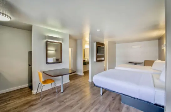 Studio 6 San Antonio, TX - Airport Hotels in San Antonio