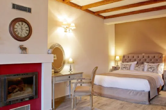 AlmondHouse Suites with Fireplace - Adults Only