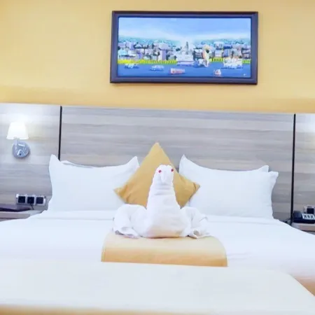 The Holiday Hotel Отели рядом с достопримечательностью «Пьяцца»