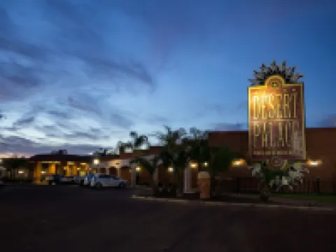 Desert Palace Hotel โรงแรมในอูปิงตัน