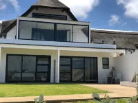 Karee Manor