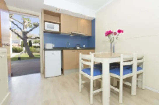 アパートホテル フローラ