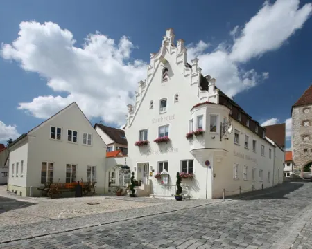 Landhotel Weißer Hahn Hotels in Wemding