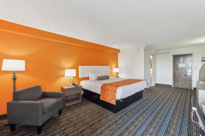 Howard Johnson by Wyndham Lexington Hotels near Devils Backbone Brewing Company - Outpost Tap Room & Kitchen