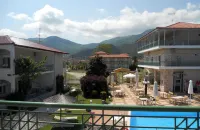Alexander Inn - Mountain view