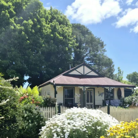 Daylesford A Very Quiet Abelia Cottage Botanical Cottage 10 Min Walk Town