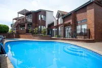 Cascades Lakefront Motel - Romantic
