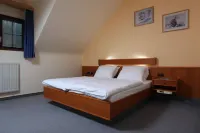 Hotel Sieweburen Hotels in Strassen