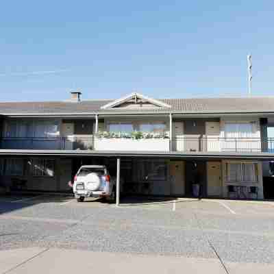 The Stirling Motel Hotel Exterior