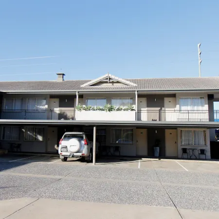 The Stirling Motel Отели в г. Рокхемптон