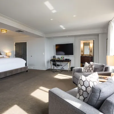 John Hand Club Hotel Các khách sạn gần Tháp Thomas Jefferson