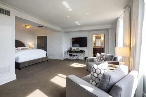 John Hand Club Hotel - 3-Star