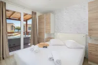 Camping Almissa Hotels near Plaža Ravnice
