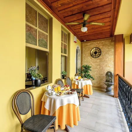 Belmondo Hotel