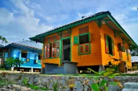 Rock and Wreck Dive Resort Hotels in Keciput